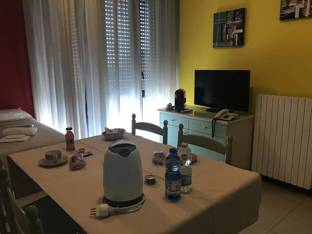 Residence Viale Venezia Verona 2*,