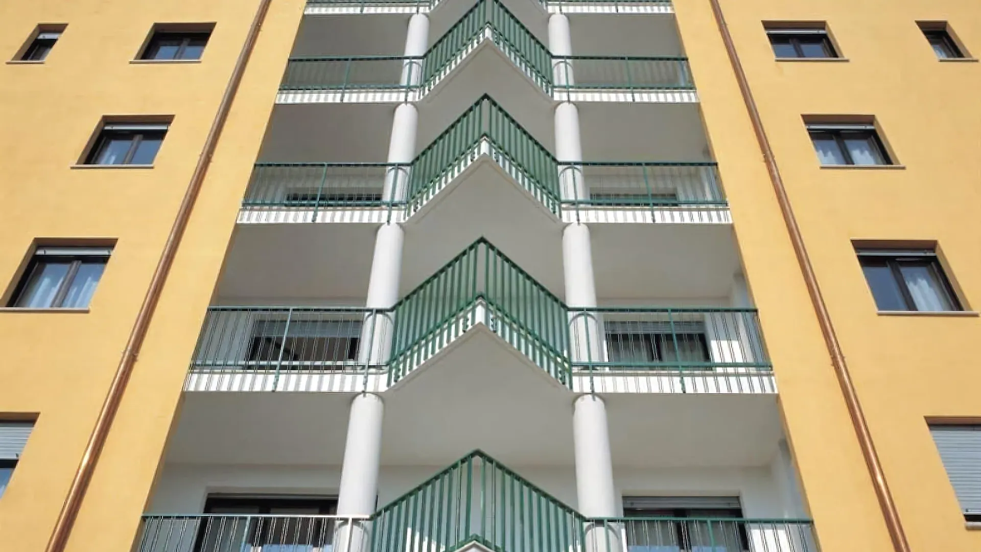 Residence Viale Venezia Verona 2*,